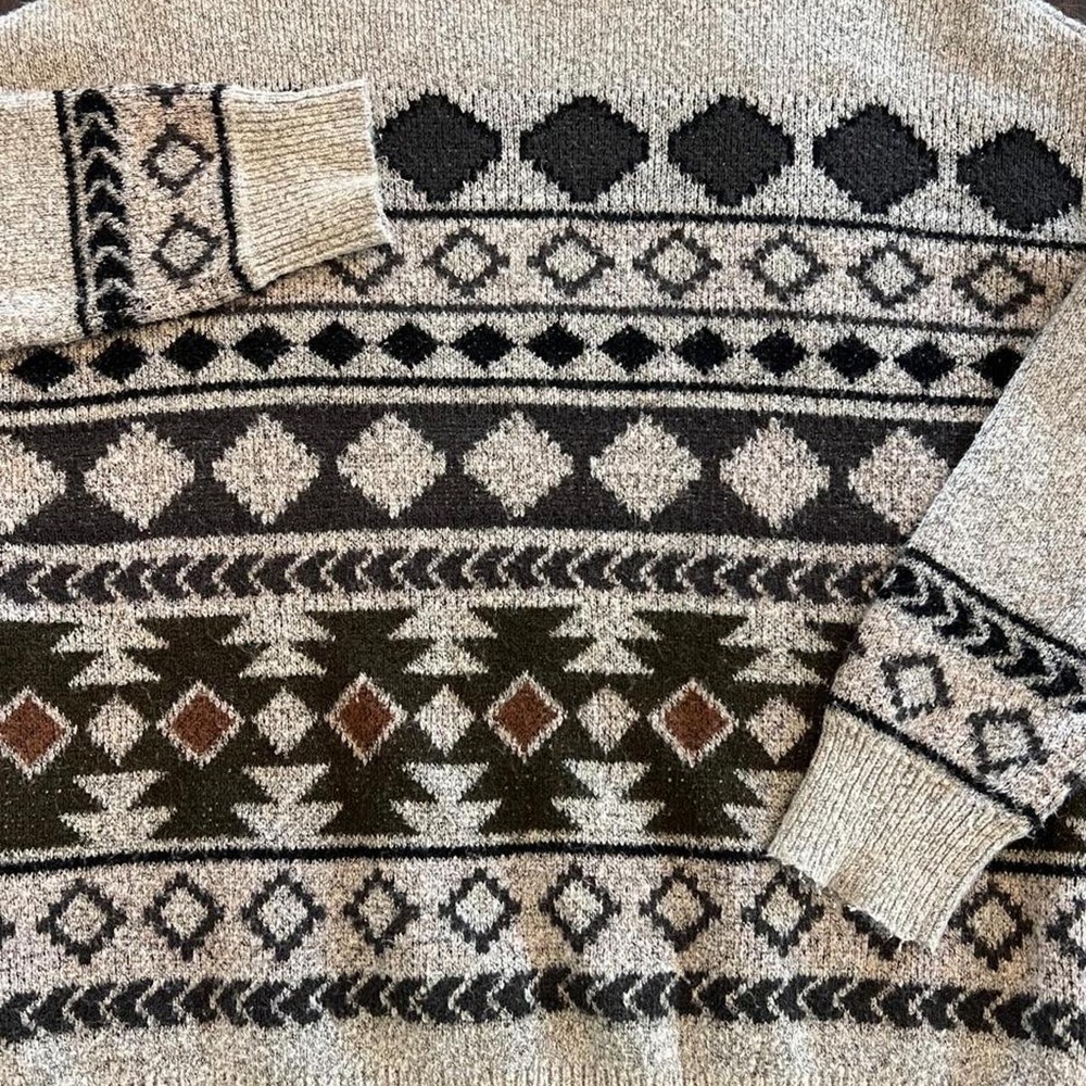 H&M Geometric Diamond Chevron Knit Sweater Beige Brown Black Large